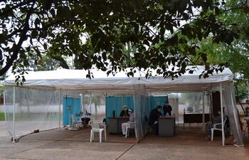 Puesto donde se realizan hisopados a quienes presentan síntomas.