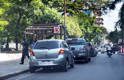 Encontramos 49 autos y camionetas estacionados en lugar prohibido. Incluso se contaba con los carteles que indicaban la prohibición.