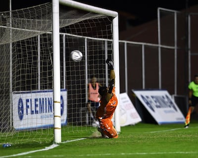 El primer gol del Clausura fue de penal, anotado por Ronaldo Martínez a Sol de América.