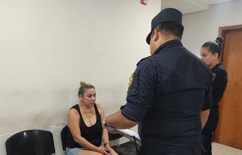 Una mujer de nombre Carmiña Fleitas fue duramente golpeada por su hijo, sobrino de Silvio Ovelar