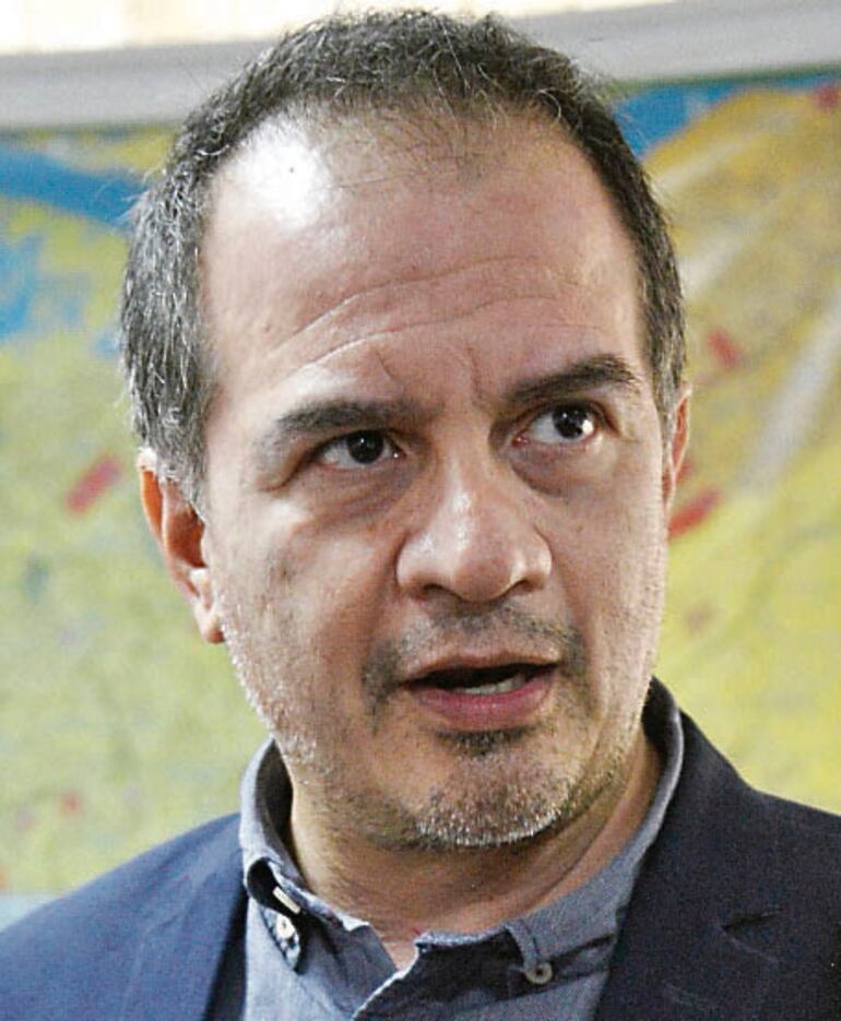 El abogado Jorge Rolón Luna, autor de textos constitucionales, sale a favor de la ley garrote del Poder Ejecutivo.
