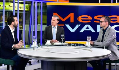 Andy Carrizosa (a la izquierda) y José Tomás Sánchez (a la derecha), ambos politólogos.