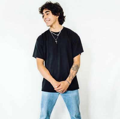 El joven artista Diego Fragnaud crece en el mundo de la música.