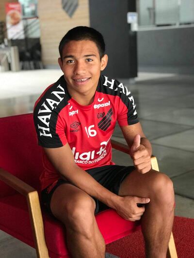 Juan Ramón Cáceres López realiza una pasantía en el Athletico Paranaense.