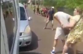 Un posible altercado entre dos personas llegó a ser evitado en la zona del Puente San Roque González.