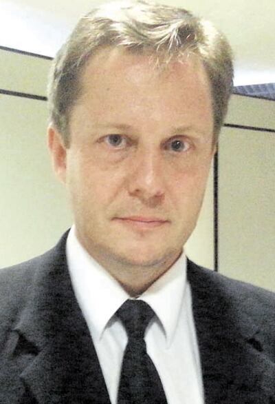 Alberto Martínez S., ministro.