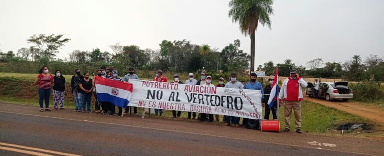 Manifestación del jueves pasado sobre la Ruta PY08, en Gral Artigas.