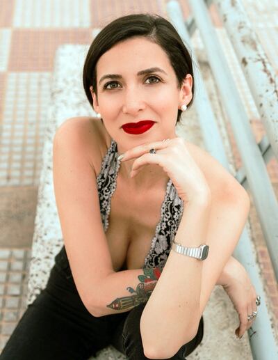 Patricia Ayala es la primera bartender paraguaya. Con la cuarentena, ella y su equipo crearon el programa PATV que se transmite vía redes sociales, todos los miércoles desde las 20:00.