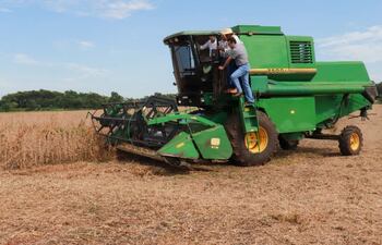 La cosecha de soja ya empezó, pero las repetidas lluvias están retrasando la colecta de granos.