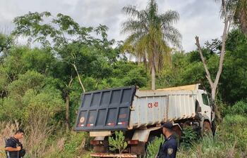 Mercedes Benz, tipo tumba, modelo 3131, denunciado como robado en la ciudad de Sao Paulo Brasil.