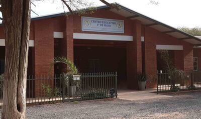 El Colegio 1 de Mayo, tras una encuesta entre alumnos, decidió no volver a clases presenciales.