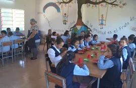 Los escolares del Alto Paraguay continúan aguardando la reposición del almuerzo escolar.