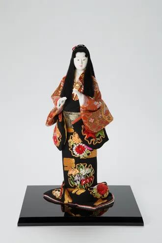 Exposición de muñecas japonesas.