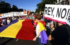 varias-protestas-en-reclamo-de-un-referendum-se-realizaron-en-los-ultimos-dias-en-diversas-ciudades-de-espana-exigen-el-fin-de-la-monarquia-afp-204731000000-1092619.jpg