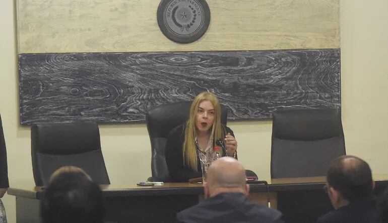 La jueza Cynthia Lovera explicó durante 30 minutos la resolución que elevó la causa OGD y otros a juicio oral. Fue anoche en el Palacio de Justicia.