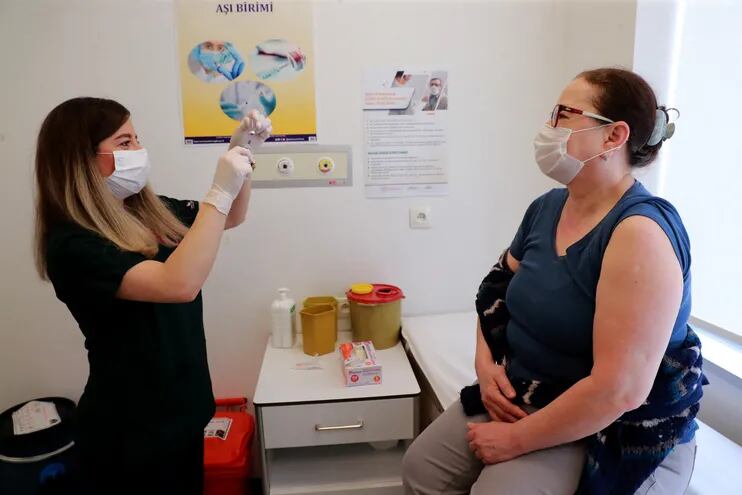 OMS critica "inaceptable" lentitud de vacunación en Europa