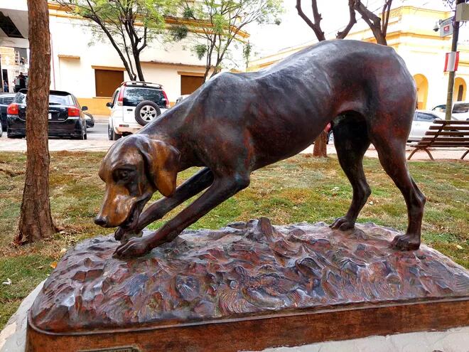 El conjunto de esculturas de la fauna está compuesto por el sapo, el perro, el puma y el ganso.