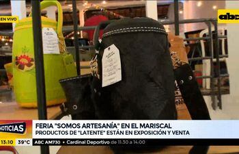 Exponen productos elaborados por reos en la Feria "Somos Artesanía"