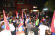 Simpatizantes de varios partidos de la oposición y ciudadanos autoconvocados participaron de la manifestación frente a la Fiscalía.