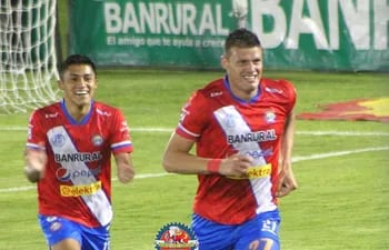 Orlando Moreira, en el festejo de su gol.