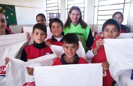 los-ninos-de-las-escuelas-mariscal-lopez-y-san-agustin-de-yguazu-participaron-de-charlas-sobre-reciclado--204212000000-1593681.jpg