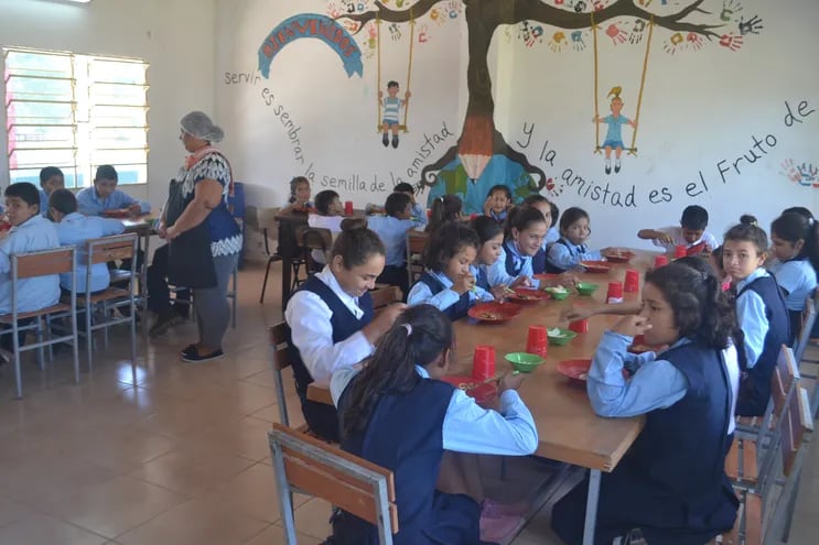 Los escolares del Alto Paraguay continúan aguardando la reposición del almuerzo escolar.
