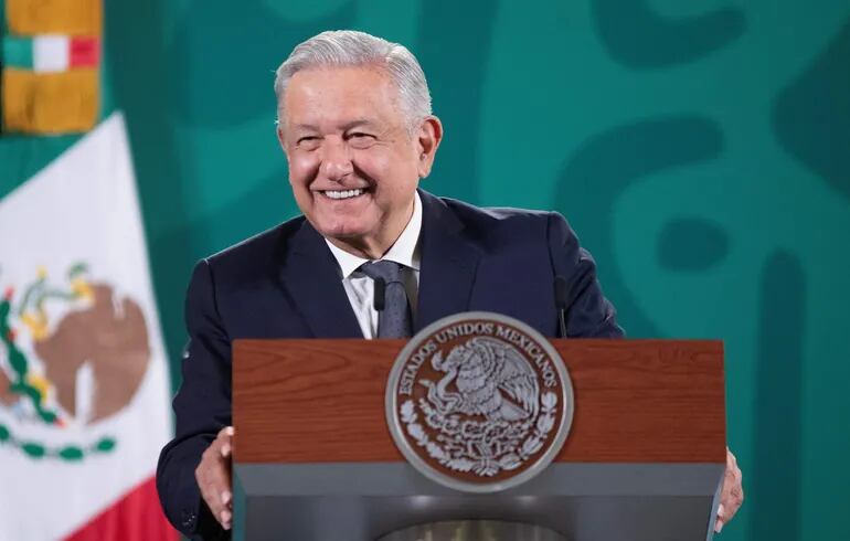 El mandatario mexicano, Andrés manuel López Obrador, mientras participa en una rueda de prensa matutina, en el Palacio Nacional de Ciudad de México (México).