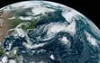 Fotografía satelital cedida por el Oficina Nacional de Administración Oceánica y Atmosférica (NOAA) a través del Centro Nacional de Huracanes (NHC) de Estados Unidos donde se muestra la localización de las tormentas tropicales Katia y Gert en el Atlántico. (EFE/ NOAA-NHC)