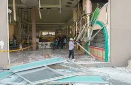 Funcionarios se encuentran analizando los daños en la Terminal Terrestre de Babahoyo.