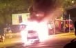 El vehículo se incendió en plena marcha en la rotonda Oasis de Ciudad del Este.