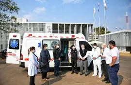La ambulancia que quedó a disposición del Hospital Integrado Respiratorio de Alto Paraná.