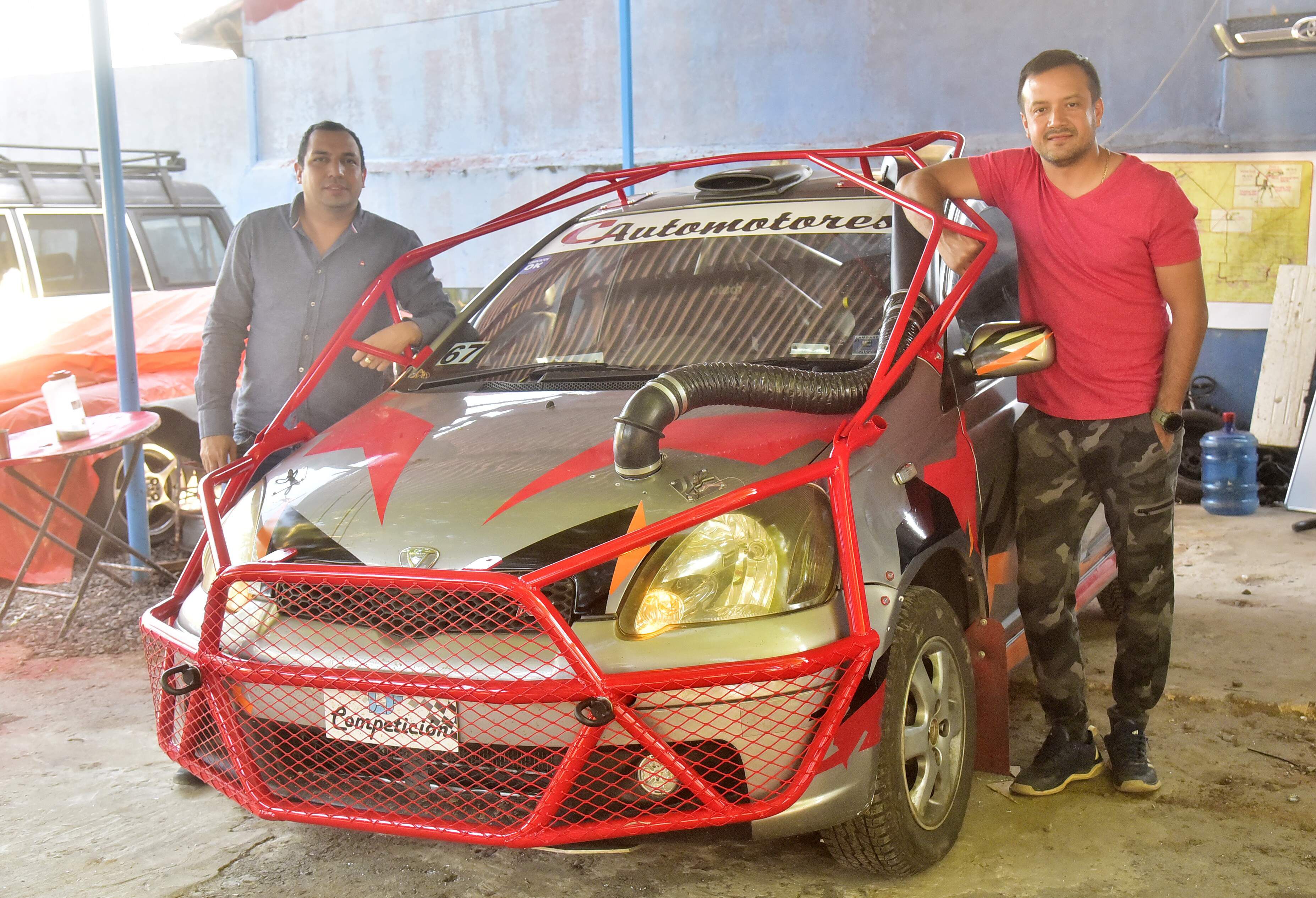El Toyota Vitz RS de Rodrigo Campos y Diego Osorio ya está preparado para la carrera en el Chaco.