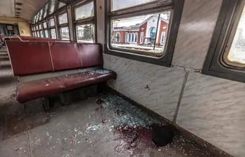 Rusia intensifica los bombardeos de la red ferroviaria ucraniana para “paralizar” el envío de pertrechos occidentales antes de lanzar una nueva ofensiva, señaló el viernes a la AFP un alto cargo de los servicios de seguridad de la exrepública soviética.