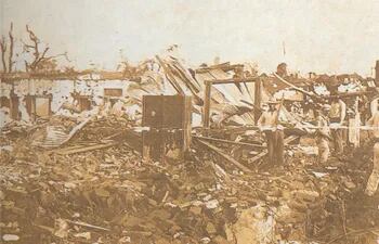 Devastada ciudad de Encarnación tras el tornado, en 1926.