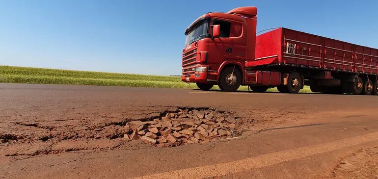 Varias rutas importantes del Alto Paraná están en deplorable estado.