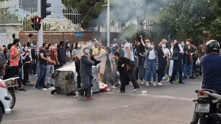 Manifestantes en las calles de Teherán, el pasado jueves.