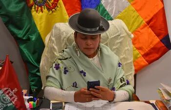 Fotografía tomada el 27 de septiembre de 2022 de la senadora boliviana Virginia Velasco en una entrevista con EFE en La Paz (Bolivia).