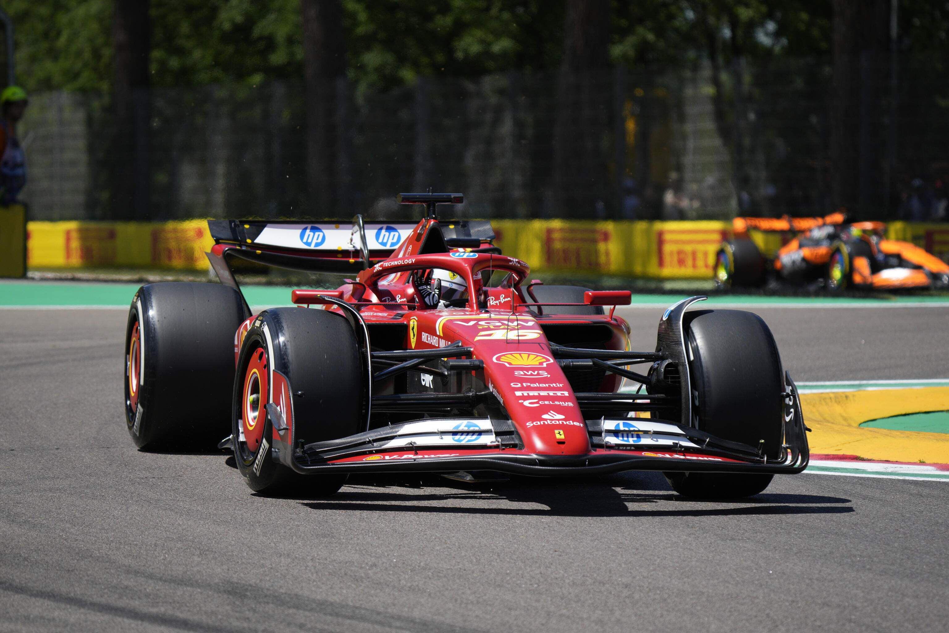 Charles Leclerc, de Ferrari, durante las pruebas libres de ayer.
