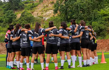 Las jugadores de la selección paraguaya femenina Sub 20.