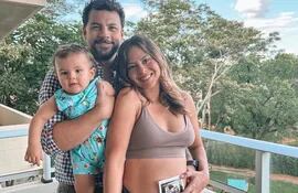 Andrea Quattrocchi y Darío López anunciaron que aguardan felices a su segundo hijo.