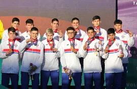 Los chicos del futsal con bronce. Tras la última jornada de los Juegos, Paraguay sumó  14 medallas.
