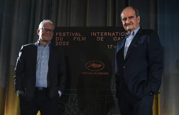 Thierry Fremaux, delegado general y Pierre Lescure, presidente del Festival de Cannes, anunciaron la programación de la 75° edición del festival que se celebrará en mayo próximo.