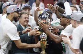 Los Celtics celebran el título de la Conferencia Este. Ahora se miden contra Golden, por el anillo. EFE