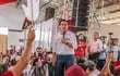 El candidato a gobernador de Alto Paraná César "Landy" Torres reiteró la promesa de repartija de sueldos públicos.