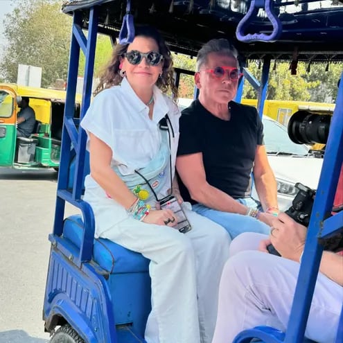 Marlene Rodríguez y Ricardo Montaner paseando por India.