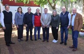 El bloque de ocho senadores electos independientes (FR) se reunió ayer en la residencia de la familia Samaniego.