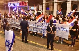 manifestantes-cerraron-la-calle-palma-frente-a-la-cancilleria-nacional-anoche--225852000000-1760742.jpg