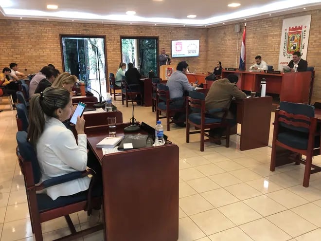 Los concejales en la sesión de este miércoles en la Junta Municipal de Ciudad del Este.