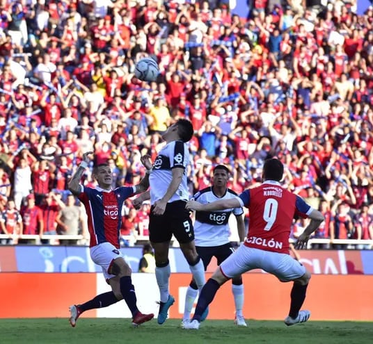 Olimpia y Cerro Porteño juegan el domingo en el Defensores del Chaco