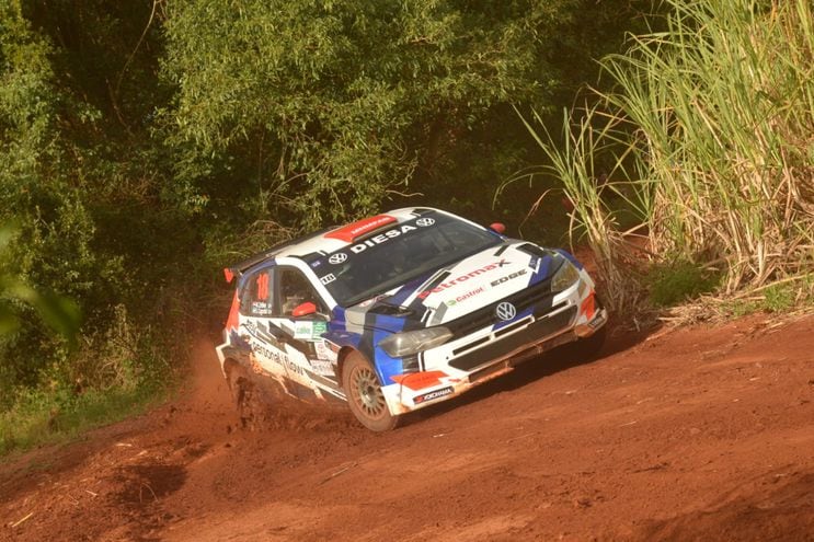 Al mando de un VW Polo GTI R5, Miguel Zaldívar (h) y el argentino Diego Cagnotti fueron los vencedores del Rally de Caaguazú.